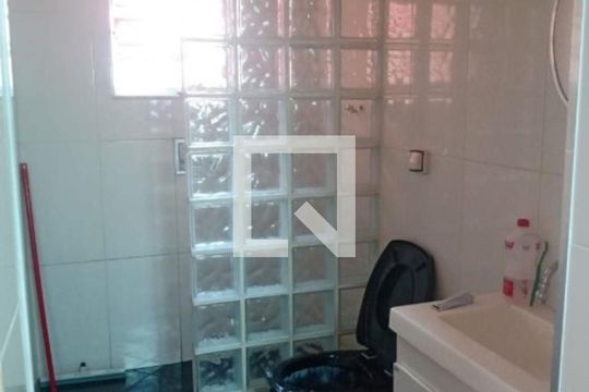 Banheiro de casa à venda com 3 quartos, 200m² em Jardim Leticia, São Paulo