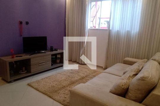 Sala de casa à venda com 3 quartos, 200m² em Jardim Leticia, São Paulo