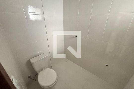 Banheiro de apartamento à venda com 2 quartos, 38m² em Parque Boturussu, São Paulo