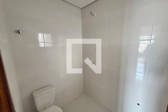 Banheiro de apartamento à venda com 2 quartos, 38m² em Parque Boturussu, São Paulo