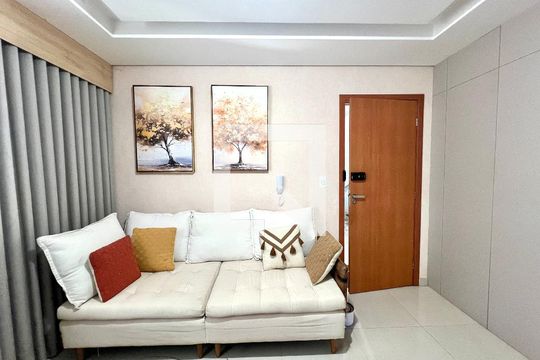 Apartamento à venda com 3 quartos, 60m² em Planalto, Belo Horizonte