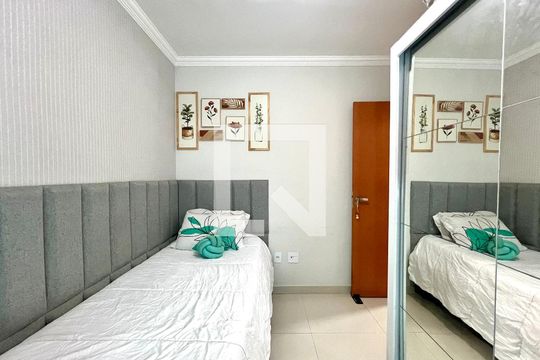 Apartamento à venda com 3 quartos, 60m² em Planalto, Belo Horizonte