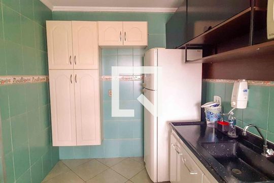 Apartamento para alugar com 2 quartos, 53m² em Padroeira, Osasco