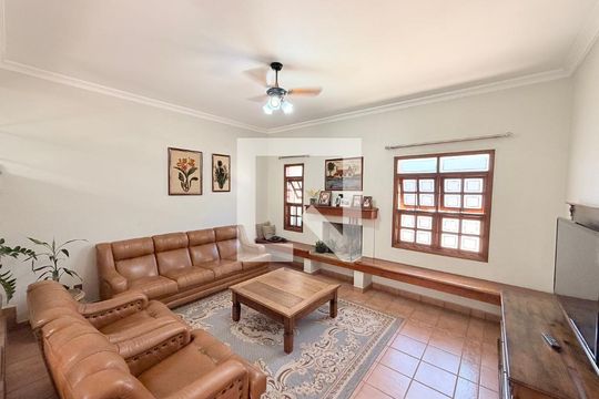 Sala de casa à venda com 3 quartos, 250m² em Jardim Torres Sao Jose, Jundiaí