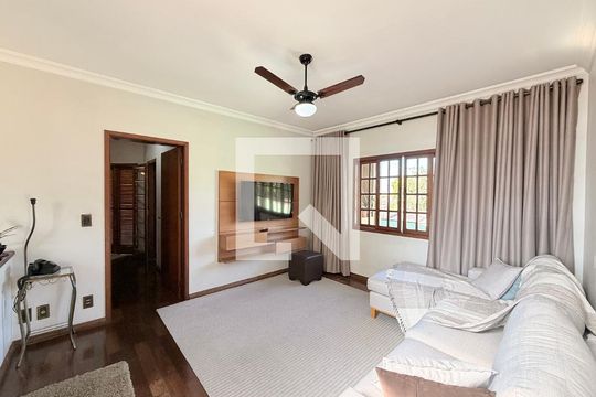 Sala de TV de casa à venda com 3 quartos, 250m² em Jardim Torres Sao Jose, Jundiaí