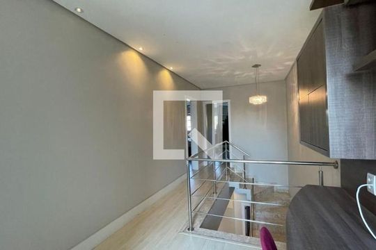 Corredor entre quartos de casa de condomínio para alugar com 2 quartos, 180m² em Sarandi, Porto Alegre
