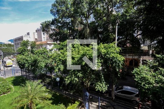 Sala de apartamento para alugar com 3 quartos, 120m² em Tijuca, Rio de Janeiro