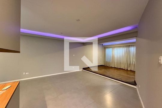 Sala de casa à venda com 4 quartos, 250m² em Granja Julieta, São Paulo