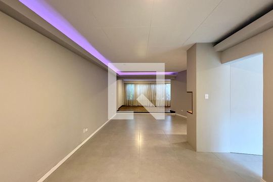 Sala de casa à venda com 4 quartos, 250m² em Granja Julieta, São Paulo