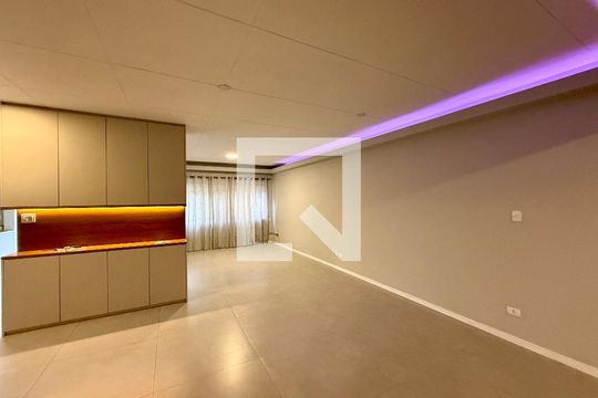 Sala de casa à venda com 4 quartos, 250m² em Granja Julieta, São Paulo