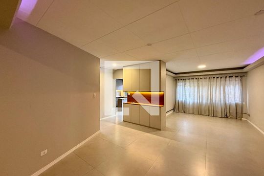 Sala de casa à venda com 4 quartos, 250m² em Granja Julieta, São Paulo