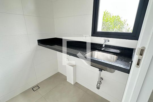 Casa de Condomínio à venda com 3 quartos, 193m² em Vila Congonhas, São Paulo