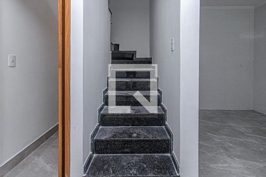 acesso para o piso 2_1 de casa de condomínio para alugar com 3 quartos, 130m² em Vila Água Funda, São Paulo