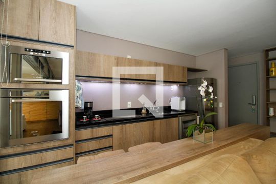 Sala e Cozinha de apartamento à venda com 1 quarto, 57m² em Pinheiros, São Paulo