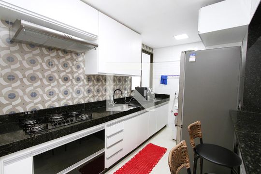 Apartamento à venda com 3 quartos, 70m² em Cinquentenario, Belo Horizonte