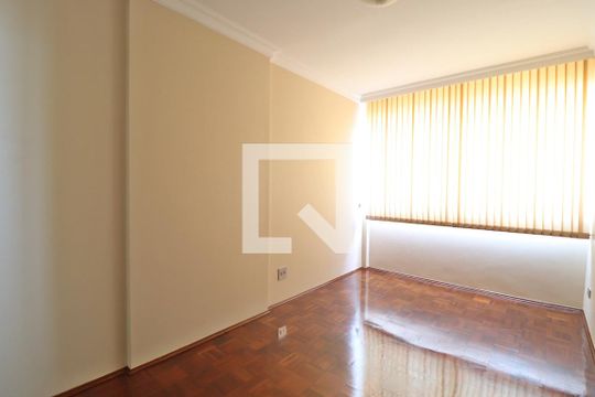 Sala de apartamento para alugar com 1 quarto, 40m² em Centro, Uberlândia