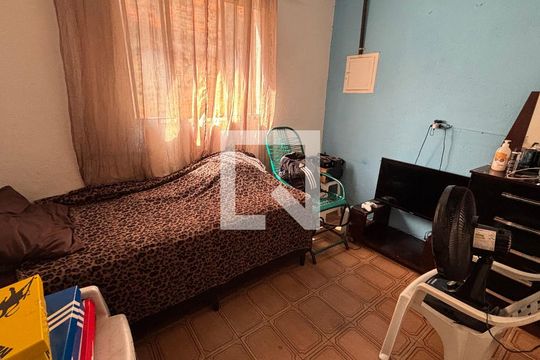 Casa à venda com 3 quartos, 180m² em Jardim Sabara, São Paulo