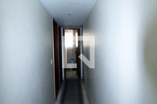 Sala - Corredor de apartamento à venda com 2 quartos, 75m² em Vila da Penha, Rio de Janeiro
