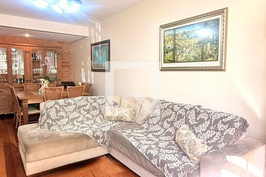 Sala de casa de condomínio à venda com 4 quartos, 257m² em Guarujá, Porto Alegre