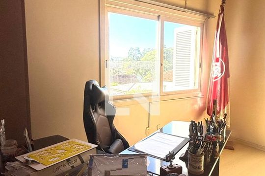 Quarto de casa de condomínio à venda com 4 quartos, 257m² em Guarujá, Porto Alegre