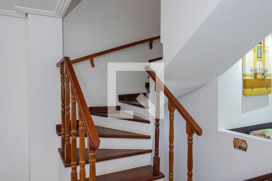 Escada de casa à venda com 3 quartos, 100m² em Jardim Peri, São Paulo