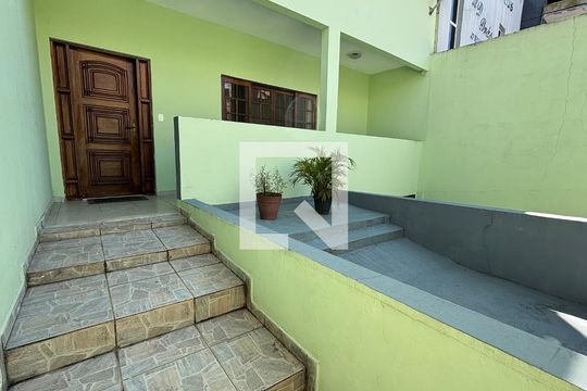 Casa à venda com 4 quartos, 400m² em Jardim Santo Antonio, São Paulo