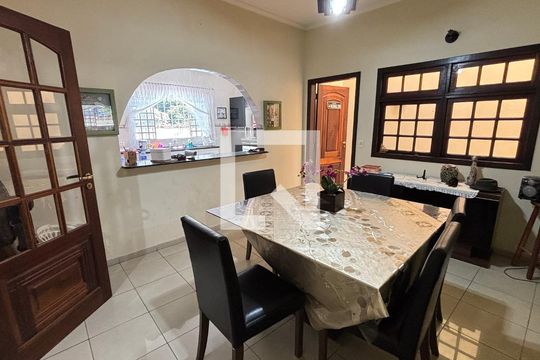 Casa à venda com 4 quartos, 400m² em Jardim Santo Antonio, São Paulo