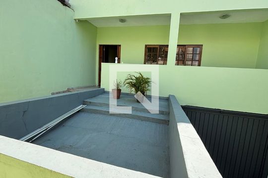 Casa à venda com 4 quartos, 400m² em Jardim Santo Antonio, São Paulo