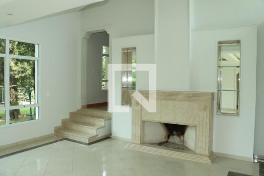 Sala de casa de condomínio para alugar com 5 quartos, 517m² em Caiapia, Cotia