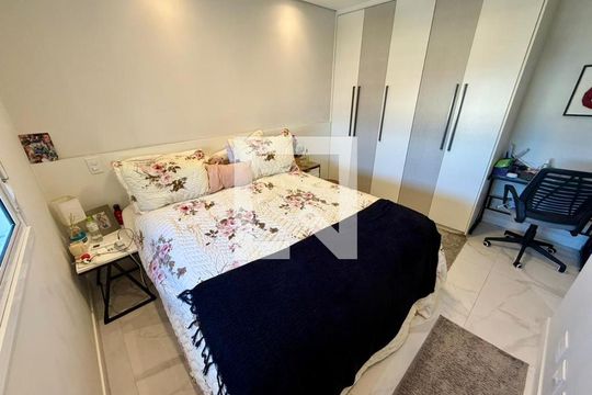 Quarto de apartamento para alugar com 2 quartos, 69m² em Encruzilhada, Santos