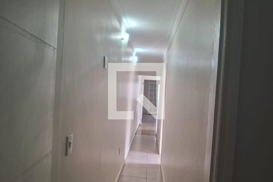 Corredor de casa à venda com 4 quartos, 200m² em Vila Rui Barbosa, São Paulo