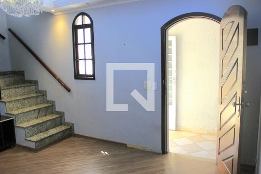 Sala  de casa para alugar com 3 quartos, 189m² em Jardim Valeria, Guarulhos