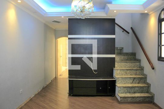 Sala  de casa para alugar com 3 quartos, 189m² em Jardim Valeria, Guarulhos