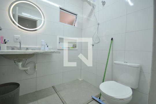 Banheiro da Suíte 1 de casa à venda com 3 quartos, 150m² em Vila Constança, São Paulo