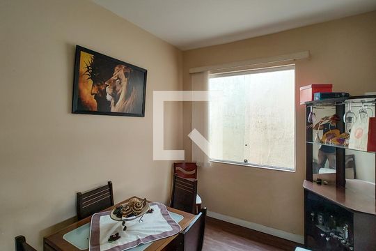 Casa para alugar com 3 quartos, 210m² em Minascaixa, Belo Horizonte