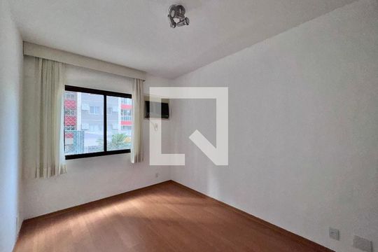 Suíte de apartamento à venda com 3 quartos, 120m² em Barra da Tijuca, Rio de Janeiro