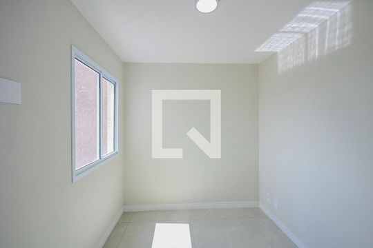 Quarto 1 de apartamento para alugar com 2 quartos, 37m² em Jardim Piracuama, São Paulo