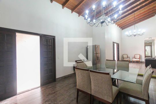 Casa para alugar com 4 quartos, 360m² em Vila Bela, São Paulo