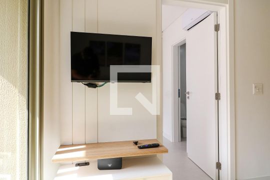 Sala de apartamento para alugar com 2 quartos, 74m² em Jurerê, Florianópolis