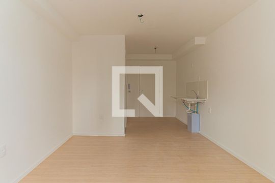 Sala/Quarto de apartamento à venda com 1 quarto, 24m² em Itaim Bibi, São Paulo