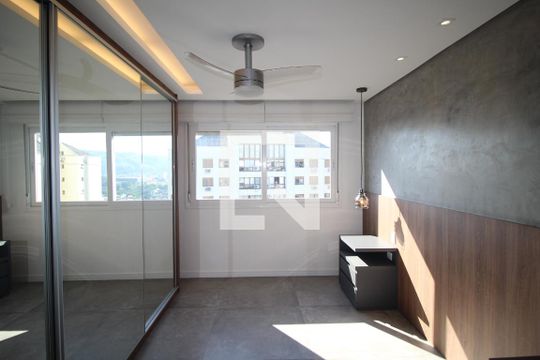Sala de apartamento à venda com 2 quartos, 90m² em Jardim Sabará, Porto Alegre