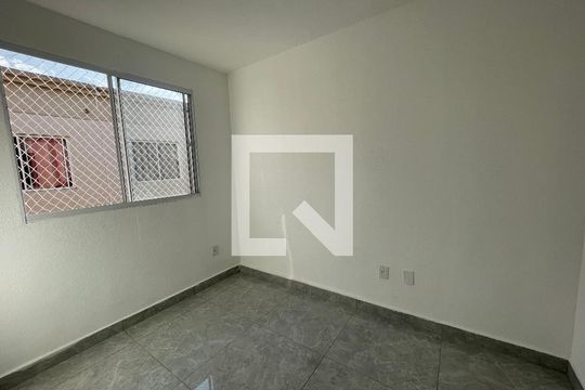 Quarto 2 de apartamento para alugar com 2 quartos, 39m² em Jardim Petropolis, Cotia