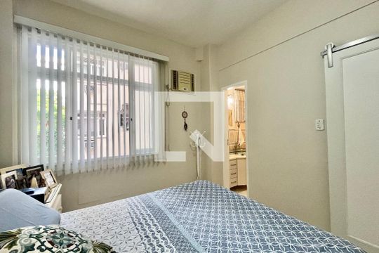Suite  de apartamento para alugar com 3 quartos, 100m² em Ipanema, Rio de Janeiro