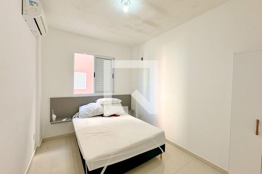 Quarto  de apartamento para alugar com 2 quartos, 70m² em Santinho, Florianópolis
