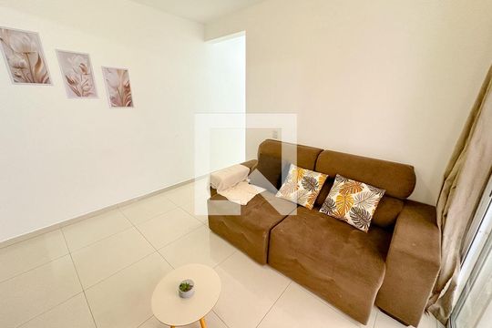 Sala de TV de apartamento para alugar com 2 quartos, 70m² em Santinho, Florianópolis