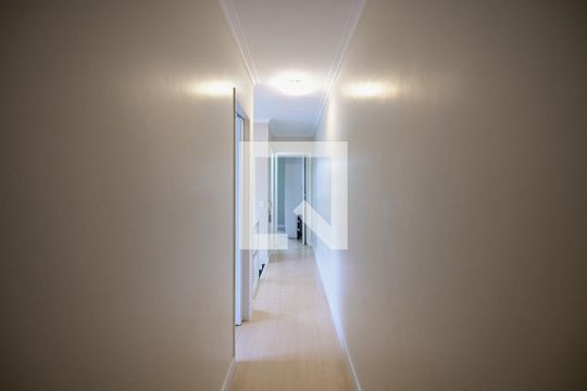 Corredor de casa de condomínio à venda com 3 quartos, 168m² em Parque Assuncao, Taboão da Serra