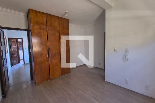 Quarto de casa à venda com 2 quartos, 160m² em Santa Efigênia, Belo Horizonte