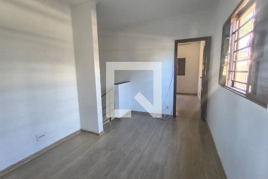 Quarto de casa à venda com 2 quartos, 160m² em Santa Efigênia, Belo Horizonte