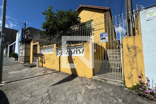 Fachada com placa  de casa à venda com 2 quartos, 290m² em Vila Osasco, Osasco