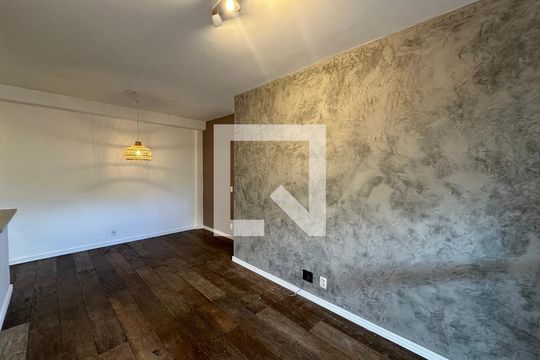 Sala de apartamento para alugar com 2 quartos, 78m² em Empresarial 18 do Forte, Barueri